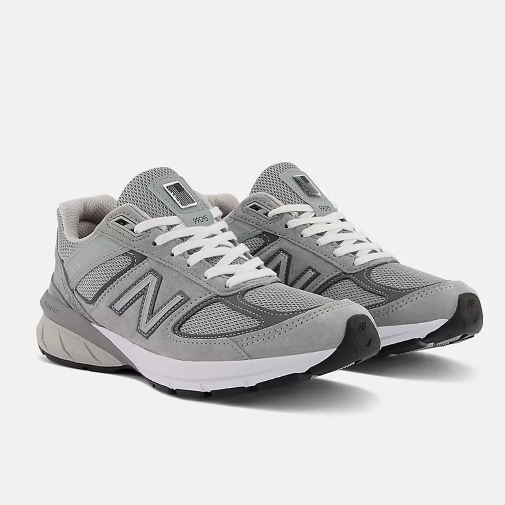 New Balance 990 V5
